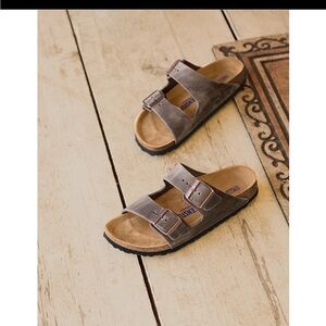 Birkenstock Arizona in Oiled Nubuck Brown